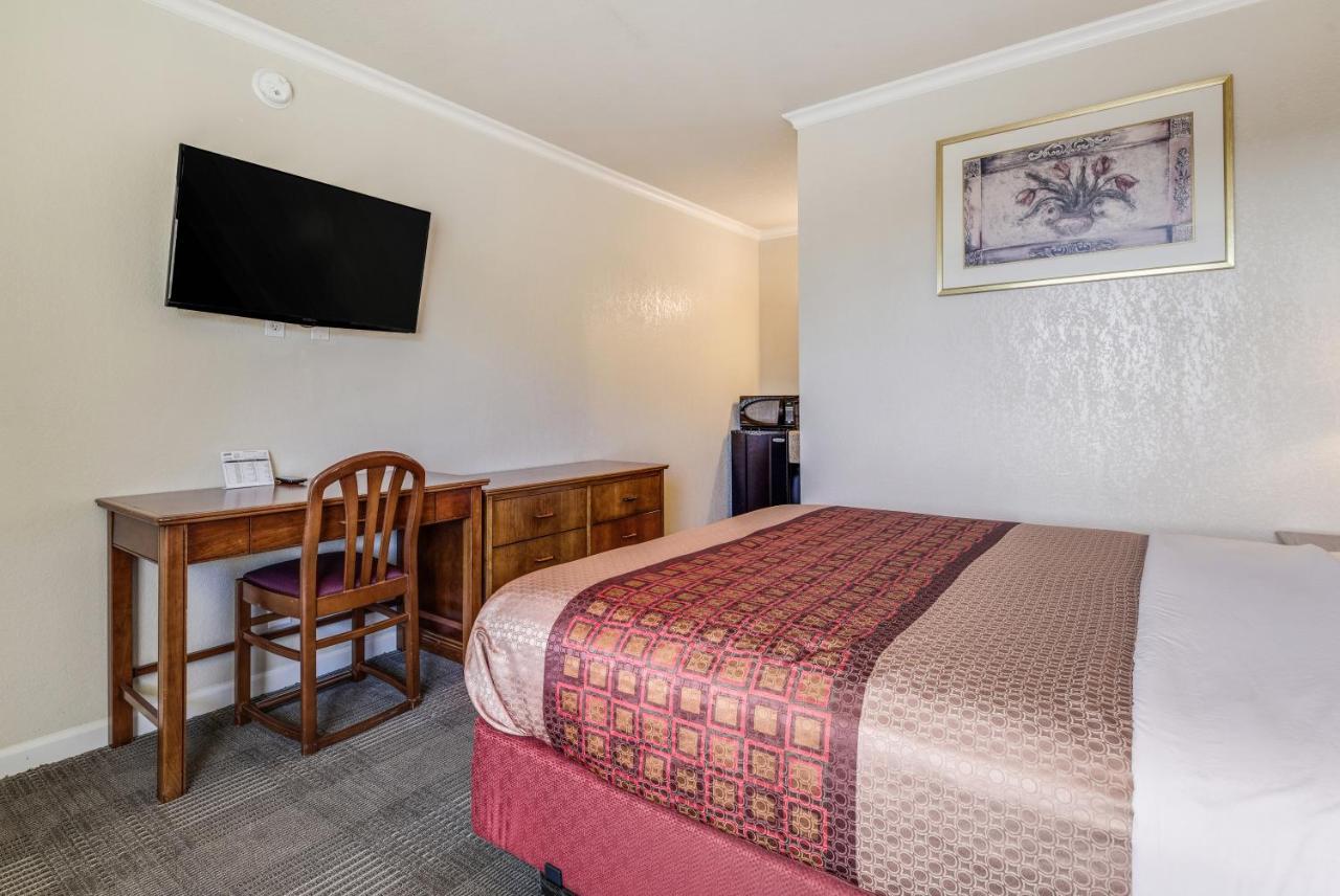 Americas Best Value Inn - Petaluma Exteriér fotografie