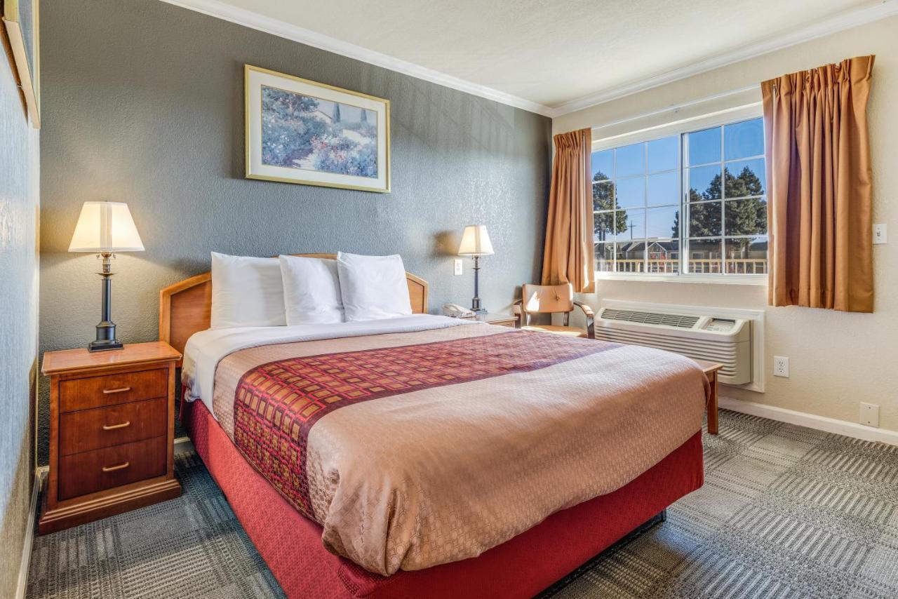 Americas Best Value Inn - Petaluma Exteriér fotografie