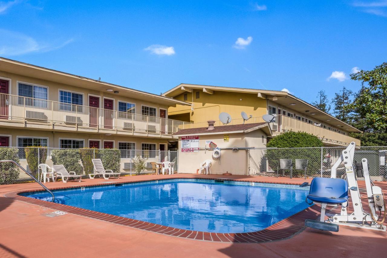 Americas Best Value Inn - Petaluma Exteriér fotografie
