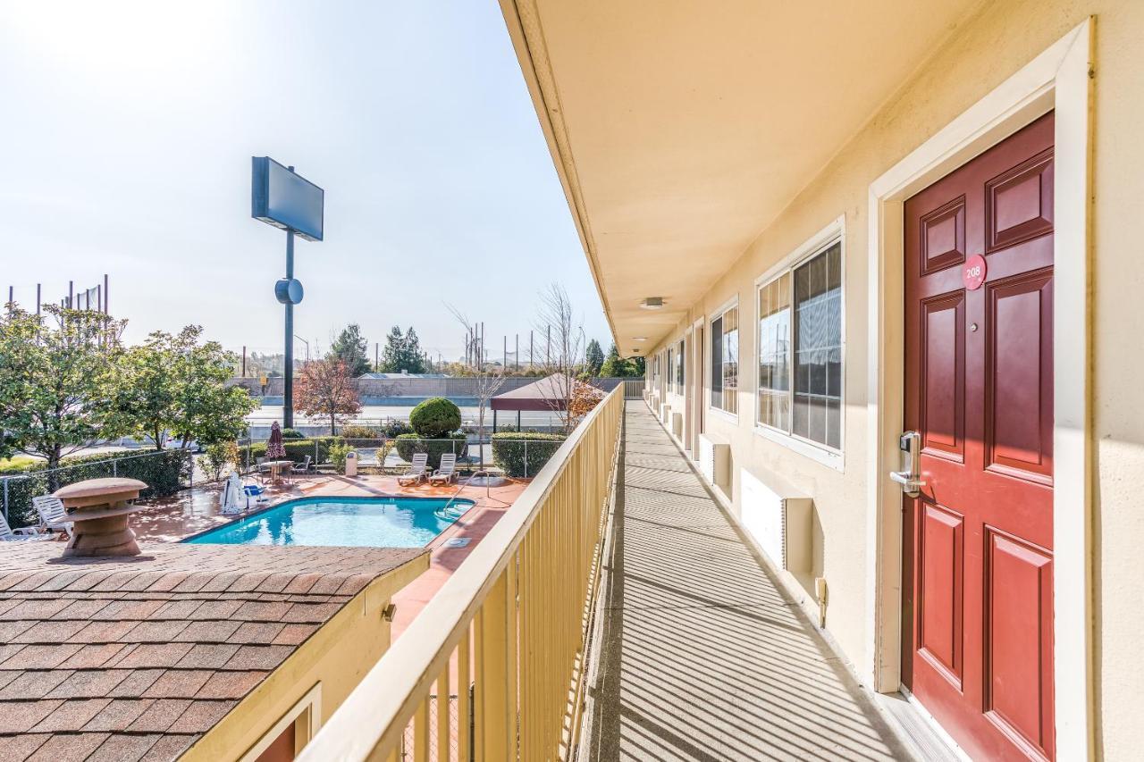 Americas Best Value Inn - Petaluma Exteriér fotografie